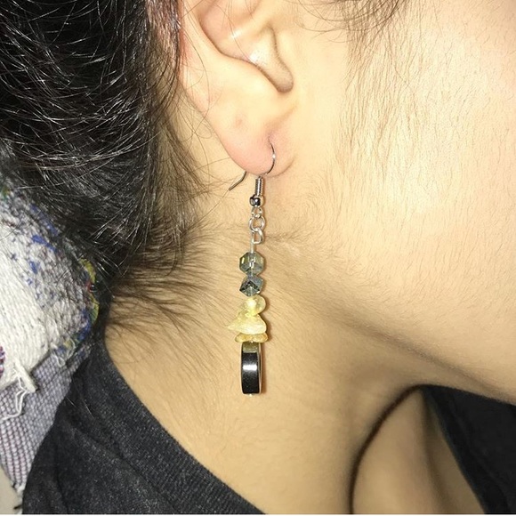 Earrings - Picture 7 of 8